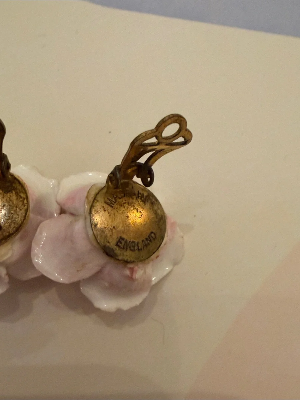 1950s/60s Vintage Porcelain Pink Rose clip on Earrings - Made in England